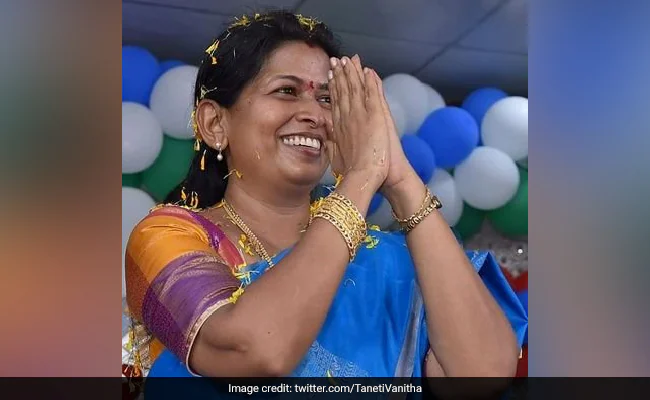 കൂട്ട ബലാത്സംഗ കേസിൽ വിവാദ പരാമർശം; ആന്ധ്രാ ആഭ്യന്തര മന്ത്രി വെട്ടിൽ കൂട്ട ബലാത്സംഗ കേസിൽ വിവാദ പരാമർശം; ആന്ധ്രാ ആഭ്യന്തര മന്ത്രി വെട്ടിൽ