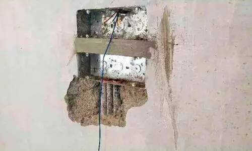 നിർമാണത്തിലിരിക്കുന്ന കെട്ടിടത്തിലെ വയറിങ് സാധനങ്ങൾ കവർന്നു നിർമാണത്തിലിരിക്കുന്ന കെട്ടിടത്തിലെ വയറിങ് സാധനങ്ങൾ കവർന്നു