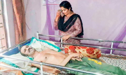 അപൂർവ രോഗം ബാധിച്ച യുവാവും ഭാര്യയും ചികിത്സസഹായം തേടുന്നു