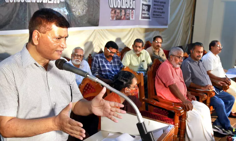 കെ-റെയിൽ: കോഴിക്കോട്ടെ തുരങ്കം അപകടകരം കെ-റെയിൽ: കോഴിക്കോട്ടെ തുരങ്കം അപകടകരം