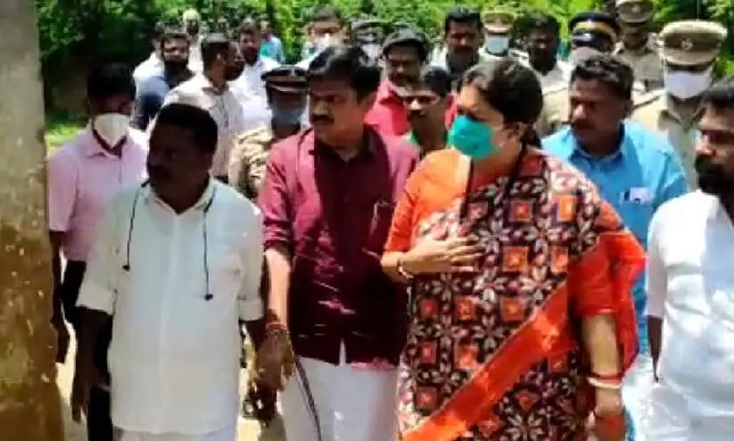 smriti irani wayanad visit