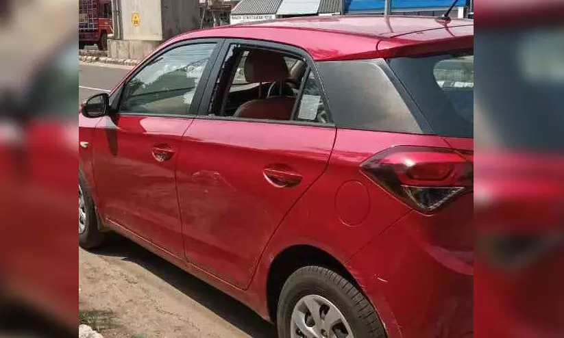 കാറിന്റെ ചില്ല് തകർത്ത് മോഷണശ്രമം; പ്രതി പിടിയിൽ കാറിന്റെ ചില്ല് തകർത്ത് മോഷണശ്രമം; പ്രതി പിടിയിൽ