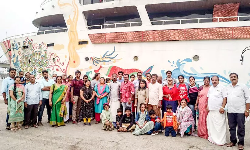 ഉള്ക്കടലില് ഉല്ലാസയാത്രക്കും കെ.എസ്.ആര്.ടി.സി ഉള്ക്കടലില് ഉല്ലാസയാത്രക്കും കെ.എസ്.ആര്.ടി.സി