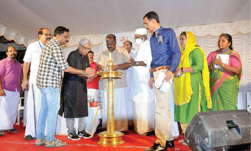 പോള ഫിലിം ഫെസ്റ്റിവലിന് കമൽ തിരിതെളിയിക്കുന്നു പോള ഫിലിം ഫെസ്റ്റിവലിന് കമൽ തിരിതെളിയിക്കുന്നു