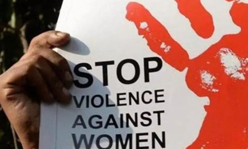 മധ്യപ്രദേശിൽ ഇരുപതുകാരിയെ തട്ടിക്കൊണ്ടുപോയി കൂട്ടബലാത്സംഗത്തിനിരയാക്കി; പ്രതികളിൽ പ്രായപൂർത്തിയാകാത്ത രണ്ടുപേരും മധ്യപ്രദേശിൽ ഇരുപതുകാരിയെ തട്ടിക്കൊണ്ടുപോയി കൂട്ടബലാത്സംഗത്തിനിരയാക്കി; പ്രതികളിൽ പ്രായപൂർത്തിയാകാത്ത രണ്ടുപേരും