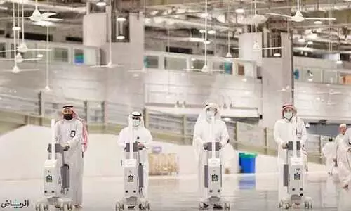 ഹറം അണുമുക്തമാക്കി യന്തിരൻ