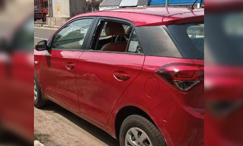 കാറിന്‍റെ ചില്ല് തകർത്ത് മോഷണശ്രമം; പ്രതി പിടിയിൽ