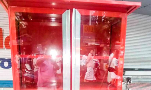 ചാരുമൂട് സംഘർഷം: സൗജന്യ ഭക്ഷണ അലമാര  തകർത്ത് കോൺഗ്രസ്