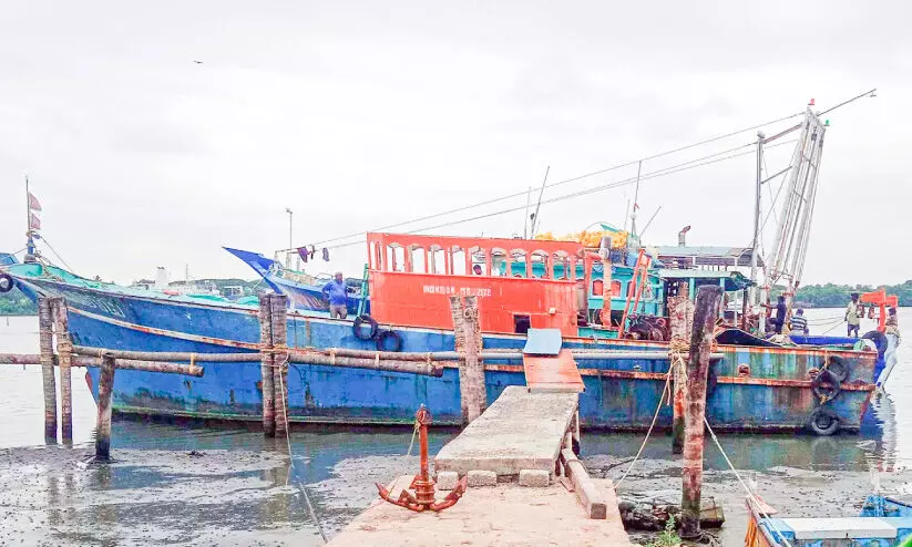 demolishing boats demolishing boats