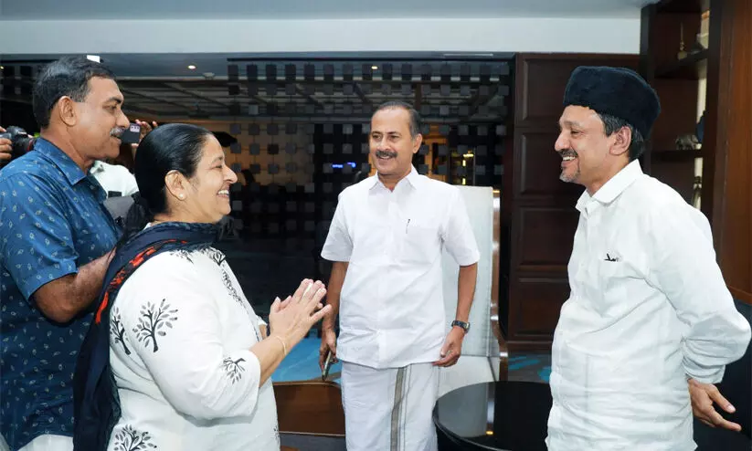 Uma Thomas, Sadiqali Shihab thangal Uma Thomas, Sadiqali Shihab thangal