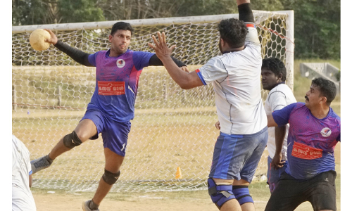 കളിച്ചുതളർന്നു; ഇനിയെങ്കിലും ജോലി?