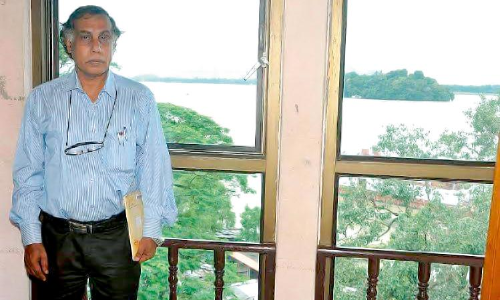 ഗു​​​വാ​​​ഹ​​​തി​യി​​​ൽ​നി​​​ന്ന് ഒ​​​രു ക​​​ഥ; പി.​കെ. പാ​റ​ക്ക​ട​വ്​ അ​നു​ഭ​വം എ​ഴു​തു​ന്നു