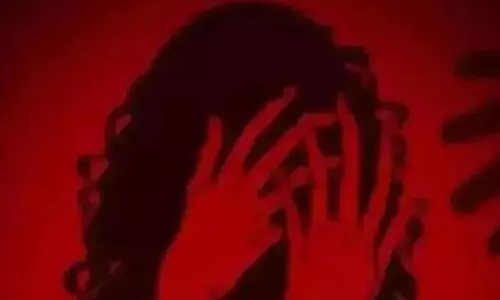 ഭാര്യയെ സെക്സ് റാക്കറ്റിൽപെടുത്തിയെന്ന ആരോപണവുമായി യുവാവ്