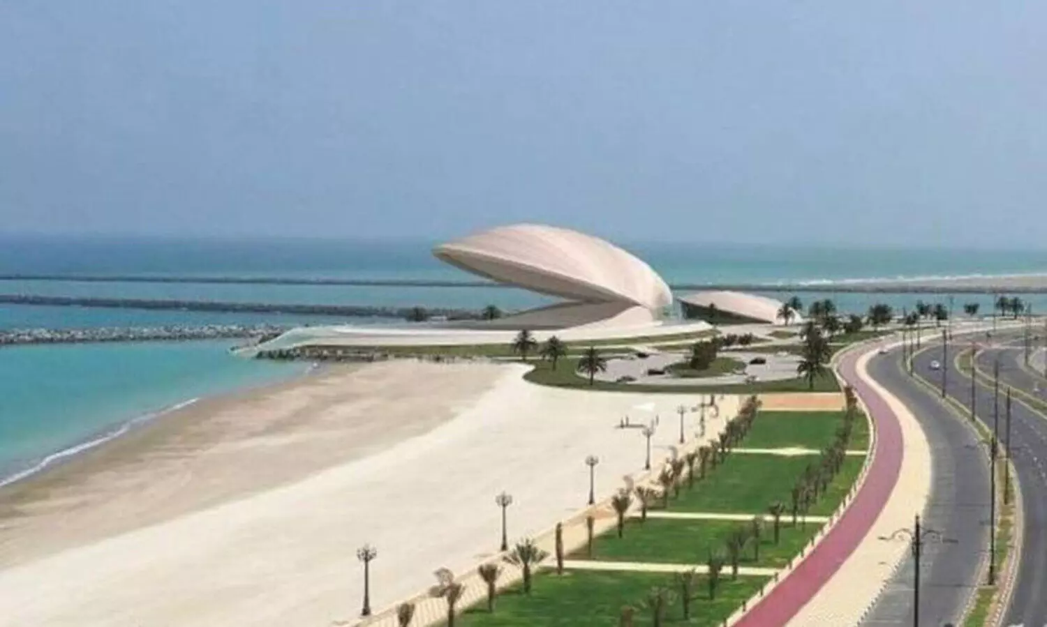 കടലിനെ ആസ്വദിക്കാൻ കൽബ ബീച്ച്