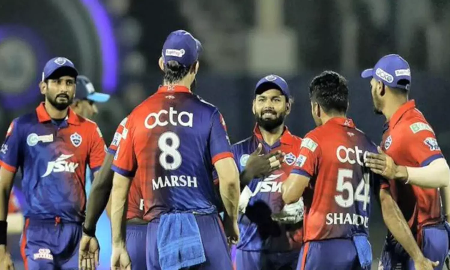 നെറ്റ് ബോളർക്ക് കോവിഡ്; ഡൽഹി കാപിറ്റൽസ് ടീം ക്വാറന്‍റീനിൽ; ചെന്നൈക്കെതിരായ നിർണായക മത്സരം വൈകീട്ട്