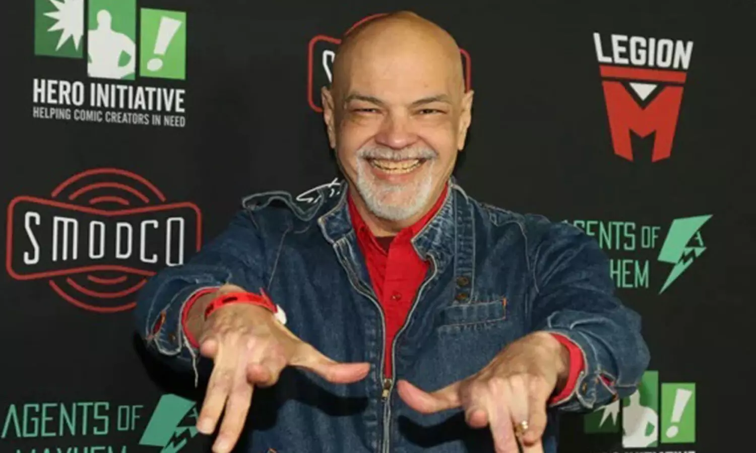 വി​ഖ്യാ​ത കോ​മി​ക് ബു​ക് ആ​ർ​ട്ടി​സ്റ്റും എ​ഴു​ത്തു​കാ​ര​നു​മാ​യ ജോ​ർ​ജ് പെ​രസ് വി​ട​വാ​ങ്ങി