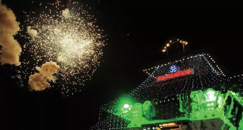 ആകാശപ്പൂരത്തിന് ഇന്ന് സാമ്പിൾ