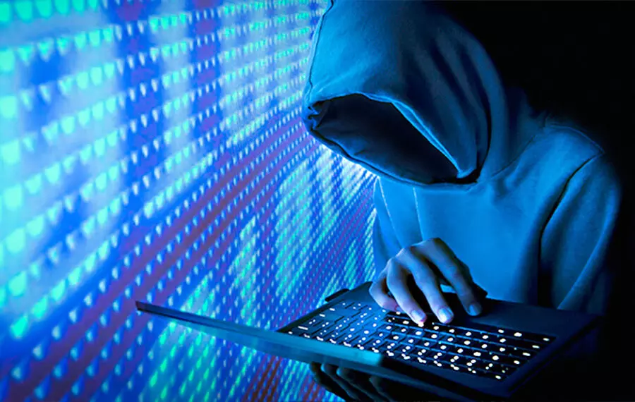 നിയമവിരുദ്ധ ഓൺലൈൻ ഉള്ളടക്കത്തിന് ഒരു കോടി ദിർഹം വരെ പിഴ നിയമവിരുദ്ധ ഓൺലൈൻ ഉള്ളടക്കത്തിന് ഒരു കോടി ദിർഹം വരെ പിഴ