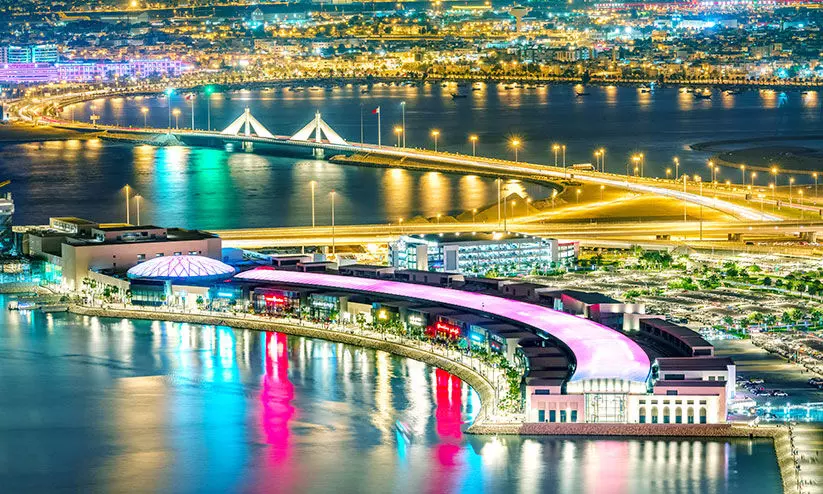 ബ​ഹ്​​റൈ​നി​ലേ​ക്ക്​ സ​ഞ്ചാ​രി​ക​ളു​ടെ ഒ​ഴു​ക്ക്​