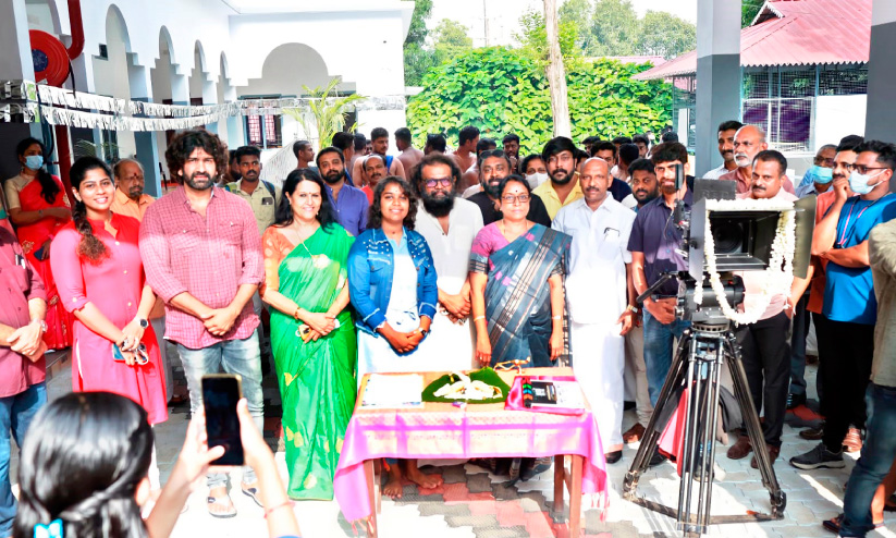 പത്തിൽനിന്ന് നേരെ സിനിമയിലേക്ക്, സംവിധായികയായി ചിന്മയി; താരമായി കലക്ടറും പത്തിൽനിന്ന് നേരെ സിനിമയിലേക്ക്, സംവിധായികയായി ചിന്മയി; താരമായി കലക്ടറും