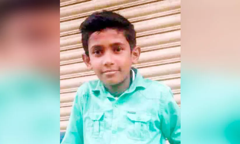 കൂട്ടുകാർക്കൊപ്പം കുളിക്കാൻപോയ വിദ്യാർഥി കുളത്തിൽ വീണ് മരിച്ചു