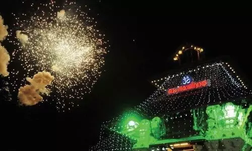 ആകാശപ്പൂരത്തിന് ഇന്ന് സാമ്പിൾ