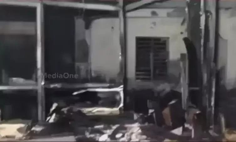 അടുത്താഴ്ച ഉദ്ഘാടനം നടക്കാനിരുന്ന  ബൈക്ക് ഷോറൂമിൽ തീപിടിത്തം