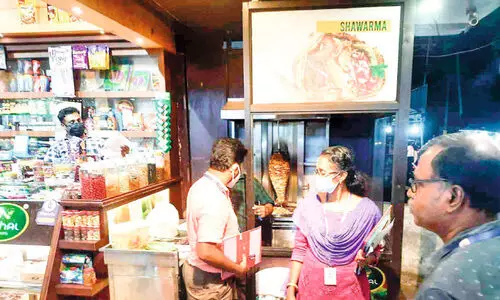 ഹോട്ടലുകളിൽ ആരോഗ്യവകുപ്പ് പരിശോധന