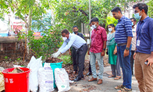 പ്ലാസ്റ്റിക്മുക്ത കണ്ണൂർ; കലക്ടറേറ്റിൽ ശുചീകരണം തുടങ്ങി
