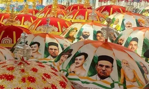 തൃശൂർ പൂരം: കുടമാറ്റത്തിനുള്ള കുടകളിൽ സവർക്കറുടെ ചിത്രവും, വിവാദം