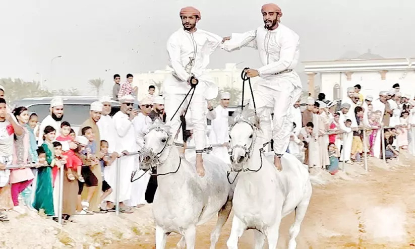 ദൃശ്യവിരുന്നൊരുക്കി ഇബ്രിയിൽ കുതിരപന്തയ മത്സരം ദൃശ്യവിരുന്നൊരുക്കി ഇബ്രിയിൽ കുതിരപന്തയ മത്സരം