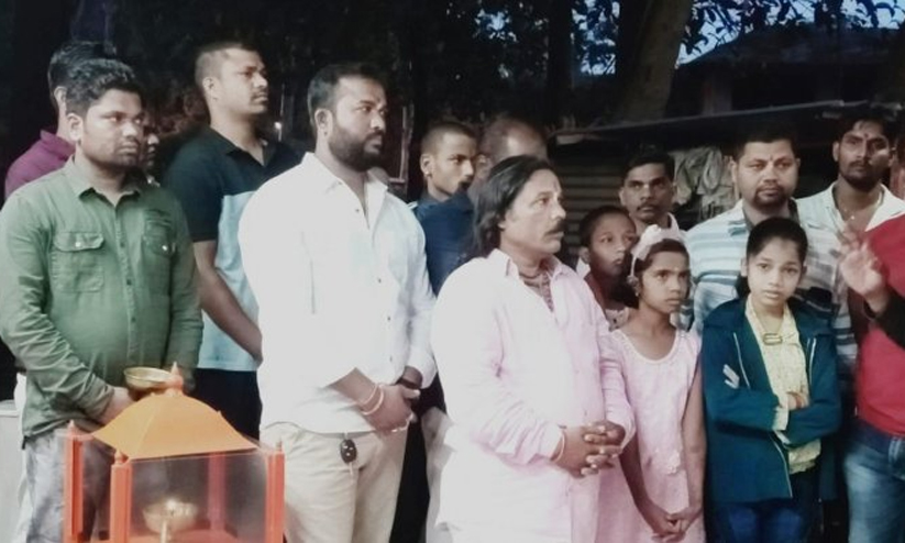 ഉച്ചഭാഷിണി വിവാദം കർണാടകയിലേക്കും; ബാങ്കിനൊപ്പം ഹനുമാൻ ചാലിസയുമായി ശ്രീരാമസേന പ്രവർത്തകർ ഉച്ചഭാഷിണി വിവാദം കർണാടകയിലേക്കും; ബാങ്കിനൊപ്പം ഹനുമാൻ ചാലിസയുമായി ശ്രീരാമസേന പ്രവർത്തകർ