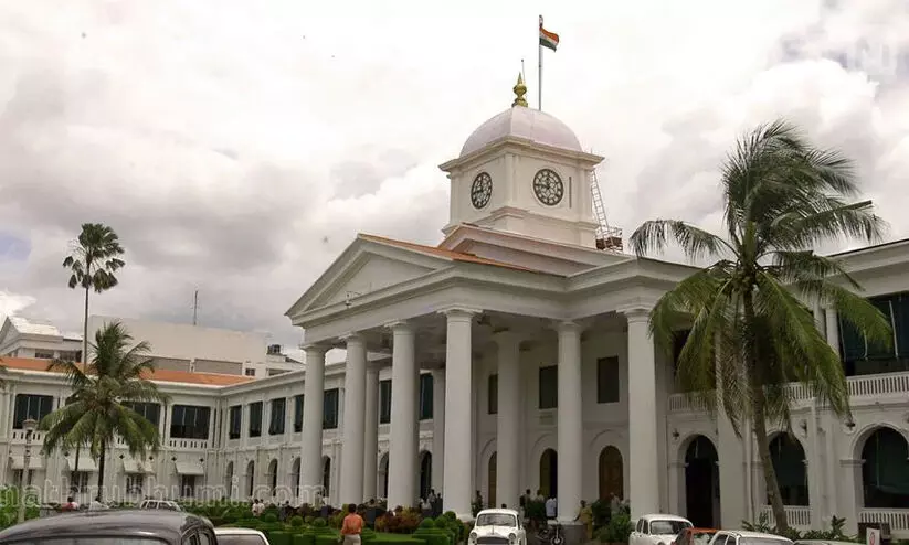 സെക്രട്ടേറിയറ്റിൽ വ്യാജ ബോംബ്‌ ഭീഷണി: ഫോൺ ചെയ്തയാൾ മനോരോഗിയെന്ന്​ പൊലീസ്​