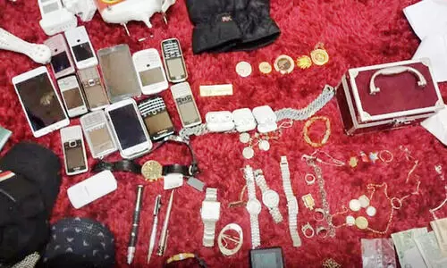 മോഷണം; രണ്ടുപേർ പിടിയിൽ