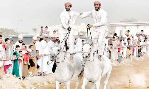 ദൃശ്യവിരുന്നൊരുക്കി ഇബ്രിയിൽ കുതിരപന്തയ മത്സരം