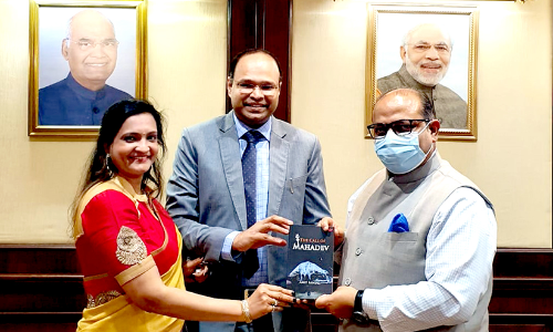 വായനക്കാരുടെ ഹൃദയങ്ങളിൽ ഇടം നേടി ദി കാൾ ഓഫ് മഹാദേവ്