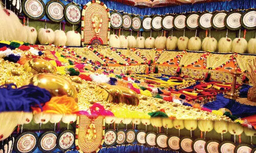 കൗതുകങ്ങളുമായി ചമയപ്പുര; പ്രദർശനം കാണാൻ വൻ തിരക്ക്