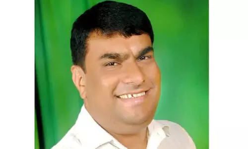 ഗുജറാത്തിൽ കോൺഗ്രസ് നേതാവ് ബി.ജെ.പിയിൽ