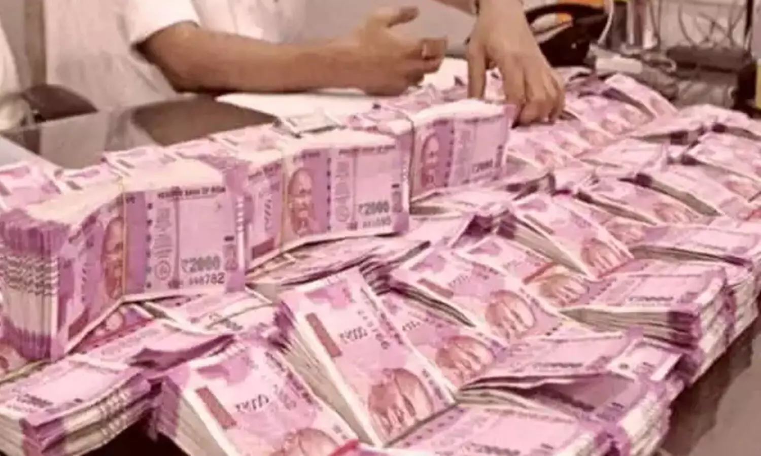 പോ​പു​ല​ർ ഫി​നാ​ൻ​സ് ഉ​ട​മ​ക​ൾ ആ​സ്‌​ട്രേ​ലി​യ​യി​ലേ​ക്ക് ക​ട​ത്തി​യത് 1000 കോ​ടി