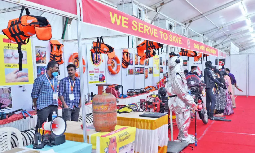 എ​ന്‍റെ കേ​ര​ളം മെ​ഗാ പ്ര​ദ​ര്‍ശ​ന വി​പ​ണ​ന മേ​ള​യി​​​ലെ അ​ഗ്‌​നി​ര​ക്ഷ സേ​ന​യു​ടെ സ്റ്റാ​ൾ