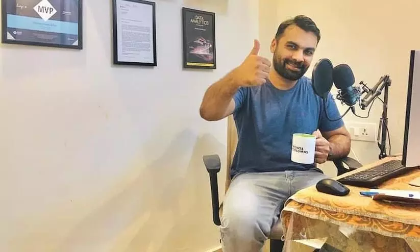 ഇതൊരു ഹൈടെക് മാതൃദിനാഘോഷം; 800 വീട്ടമ്മമാർക്ക് സോഫ്റ്റ്​വെയറുകൾ പരിചയപ്പെടുത്തി മുഹമ്മദ് അൽഫാൻ