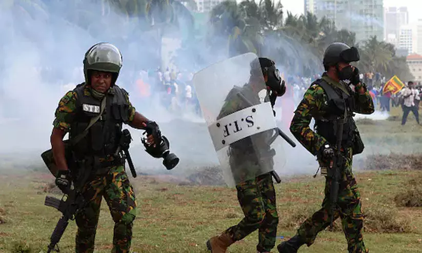 കലാപമണയാതെ ശ്രീലങ്ക; സൈന്യത്തിനും പൊലീസിനും അമിതാധികാരം