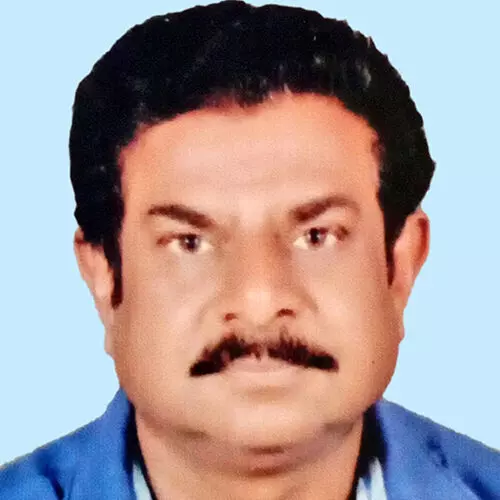 ര​വീ​ന്ദ്ര​ന്‍ ആ​ശാ​രി