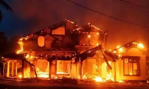പ്രധാനമന്ത്രിയുടെ വീട് നിന്ന് കത്തി; ശ്രീലങ്കയിൽ പ്രതിസന്ധി രൂക്ഷം -വിഡിയോ