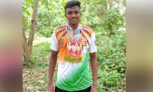 ഒമ്പത് സ്വർണവുമായി ഓ​ള​പ്പ​ര​പ്പി​ൽ ച​രി​ത്ര​മെ​ഴു​തി ആദർശ്