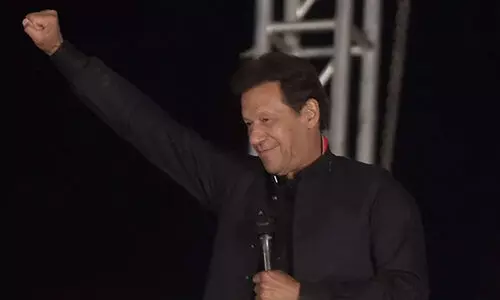 പാക് യുവാക്കളെ ലക്ഷ്യമിട്ട് ഇംറാൻ ഖാന്റെ ആപ്; രാബ്ത