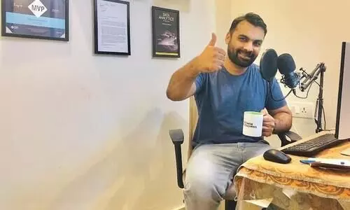 ഇതൊരു ഹൈടെക് മാതൃദിനാഘോഷം; 800 വീട്ടമ്മമാർക്ക് സോഫ്റ്റ്​വെയറുകൾ പരിചയപ്പെടുത്തി മുഹമ്മദ് അൽഫാൻ