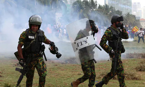 കലാപമണയാതെ ശ്രീലങ്ക; സൈന്യത്തിനും പൊലീസിനും അമിതാധികാരം