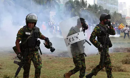 കലാപമണയാതെ ശ്രീലങ്ക; സൈന്യത്തിനും പൊലീസിനും അമിതാധികാരം