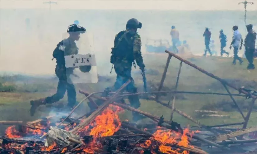 വെടിവെക്കാൻ അധികാരം നൽകിയിട്ടില്ല; വാർത്ത നിഷേധിച്ച് ശ്രീലങ്കൻ സൈന്യം വെടിവെക്കാൻ അധികാരം നൽകിയിട്ടില്ല; വാർത്ത നിഷേധിച്ച് ശ്രീലങ്കൻ സൈന്യം